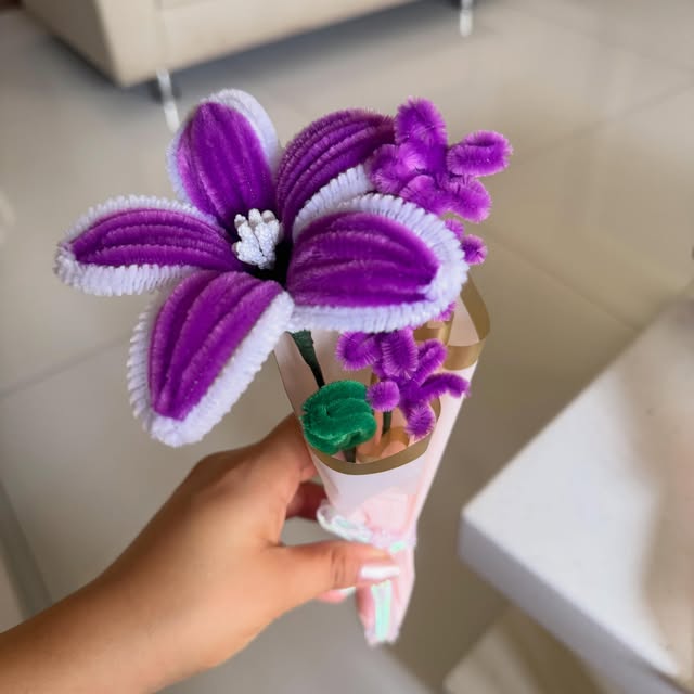Purple crochet flower bouquet by Mona